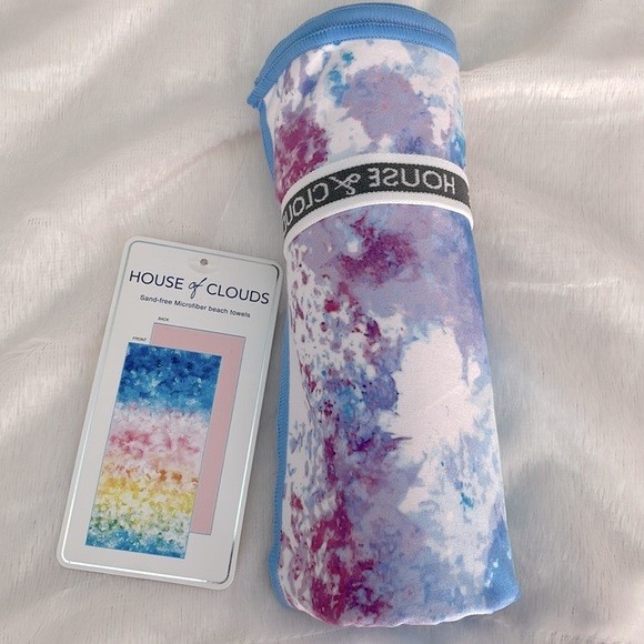 House of Clouds - Microfiber Beach Towel - Picture 6 of 11